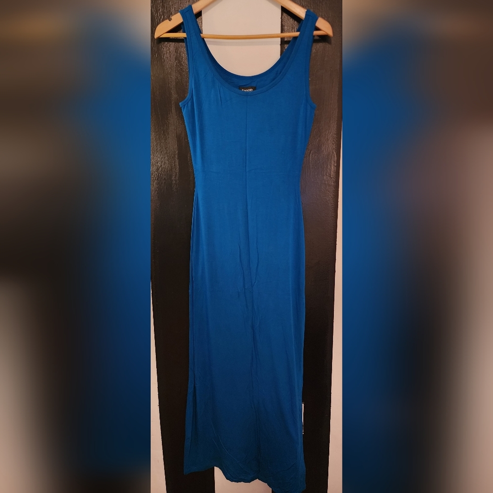 Bebe. Scoop neck dress. Side slit dress. Size Small.